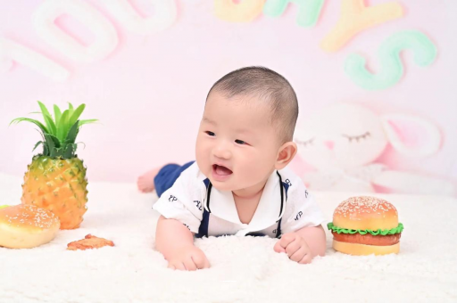 乌海宝宝在妈妈肚子里
